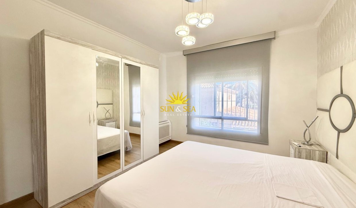 Location à long terme - Villa - Orihuela Costa - La Zenia