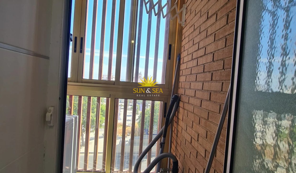 Location à long terme - Appartement - Alicante (Alacant)