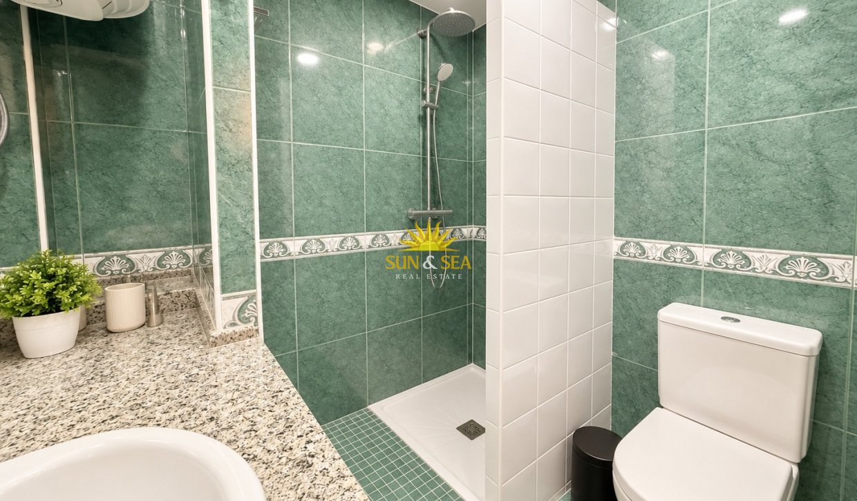 Wiederverkauf - Wohnung - Torrevieja - Centro