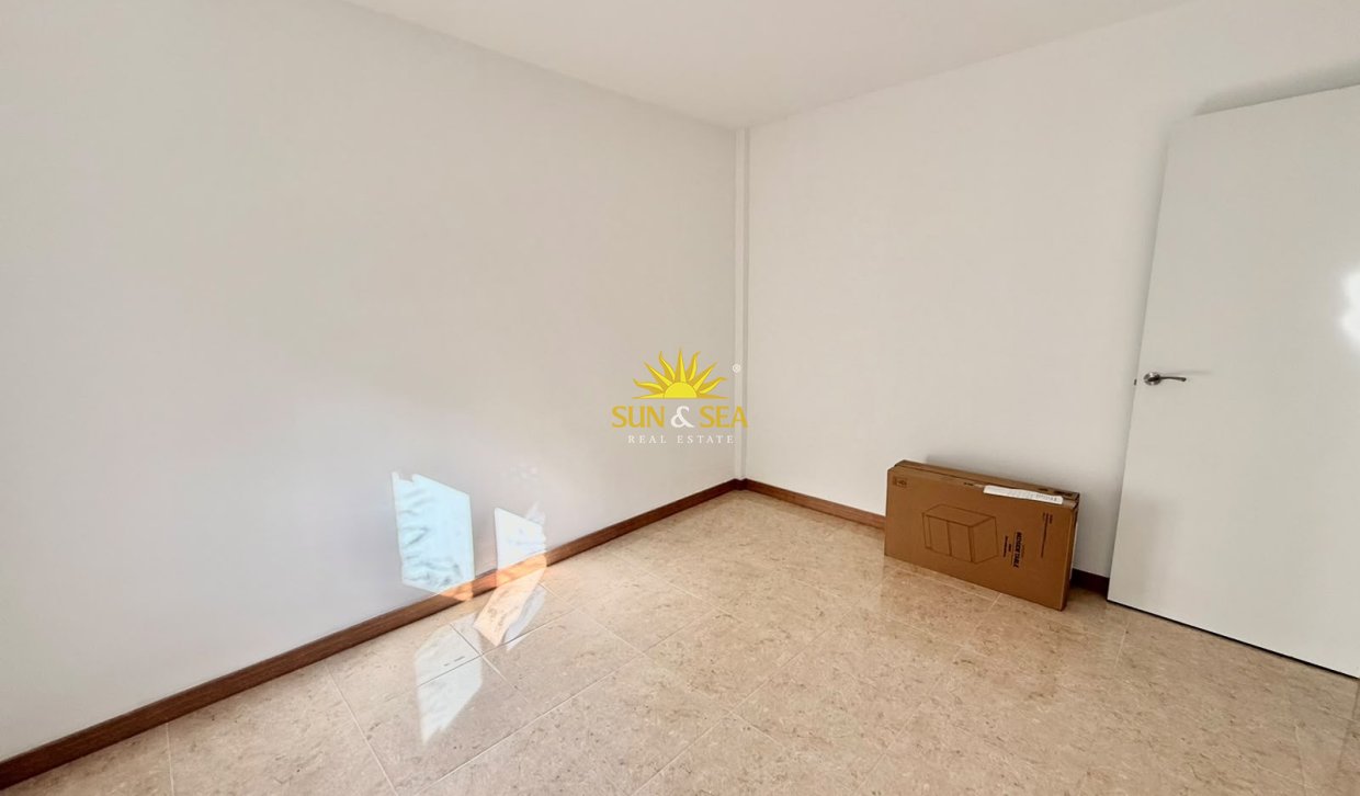 Location à long terme - Appartement - Alicante (Alacant)