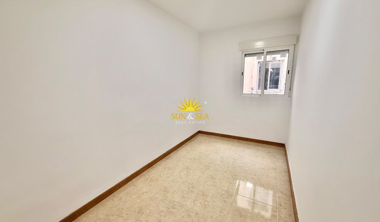 Location à long terme - Appartement - Alicante (Alacant)