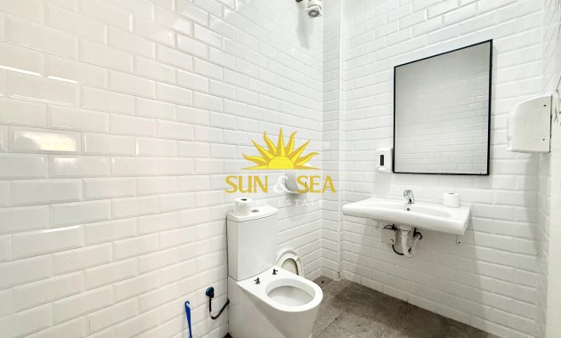 Location à long terme - Commercial - Torrevieja - Centro