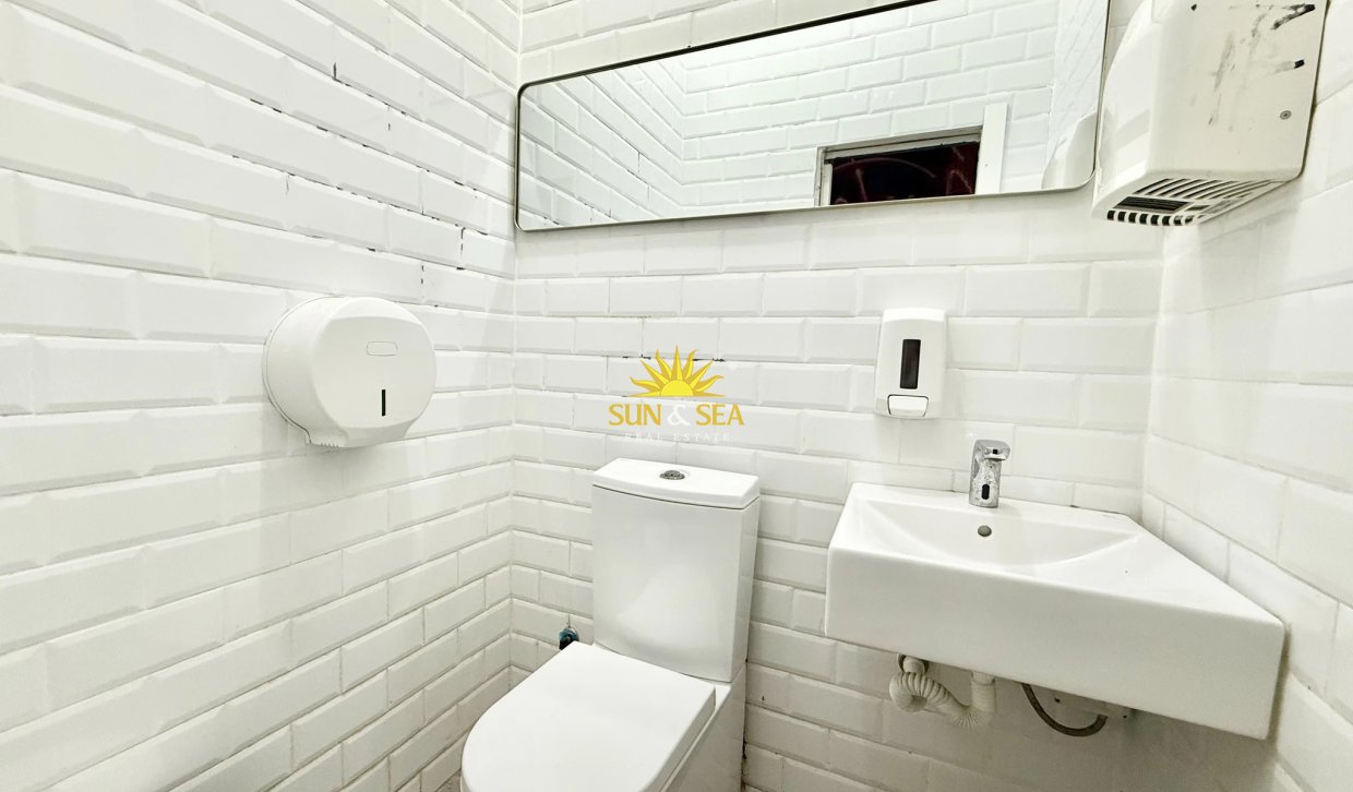 Location à long terme - Commercial - Torrevieja - Centro