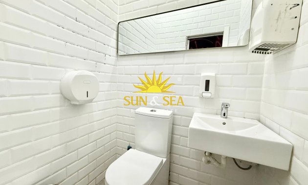 Location à long terme - Commercial - Torrevieja - Centro