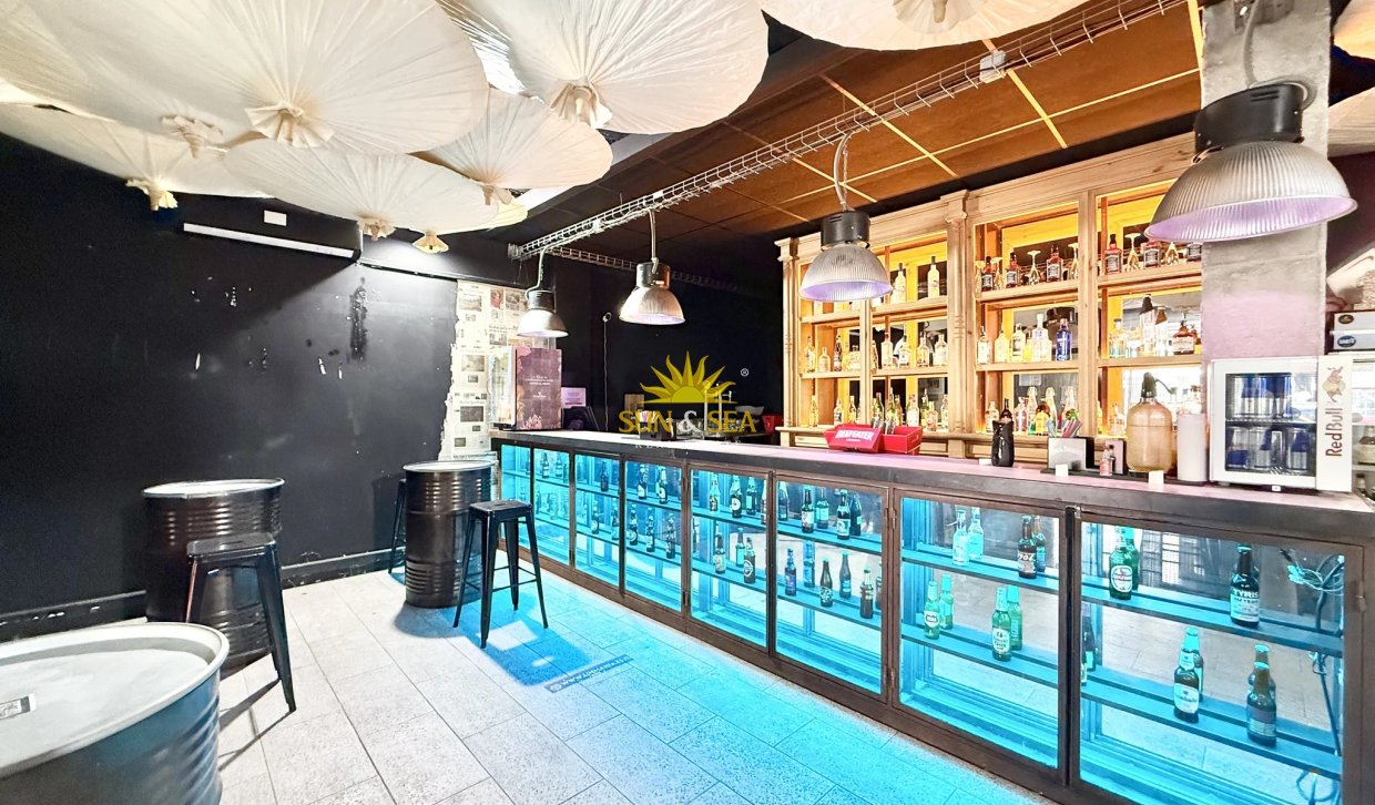 Revente - Commercial - Torrevieja - Centro