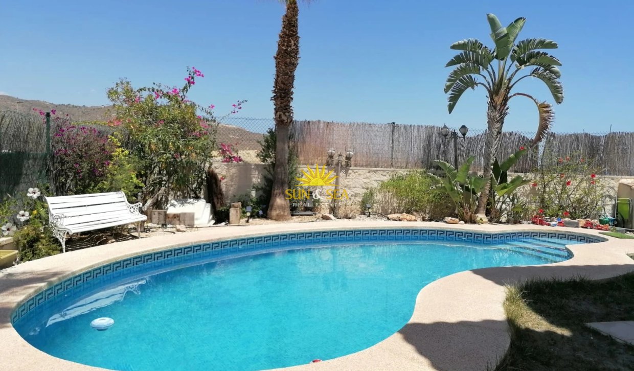 Location à long terme - Villa - El Campello