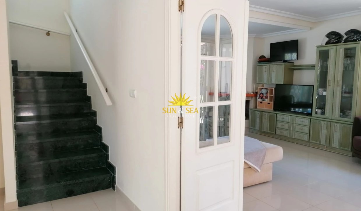 Location à long terme - Villa - El Campello