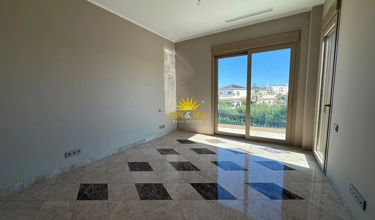 Wiederverkauf - Villa - Torrevieja - Torrelamata - La Mata