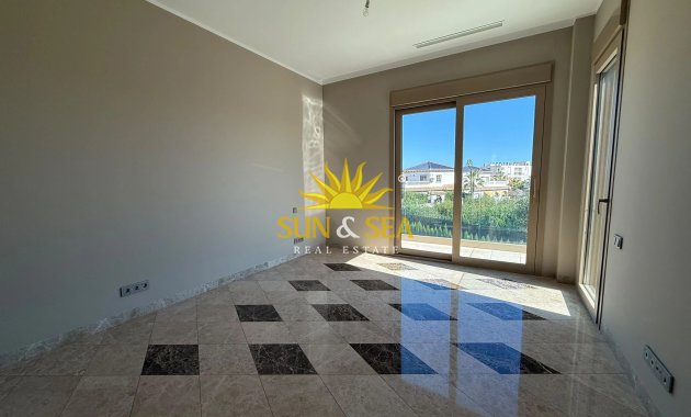 Wiederverkauf - Villa - Torrevieja - Torrelamata - La Mata