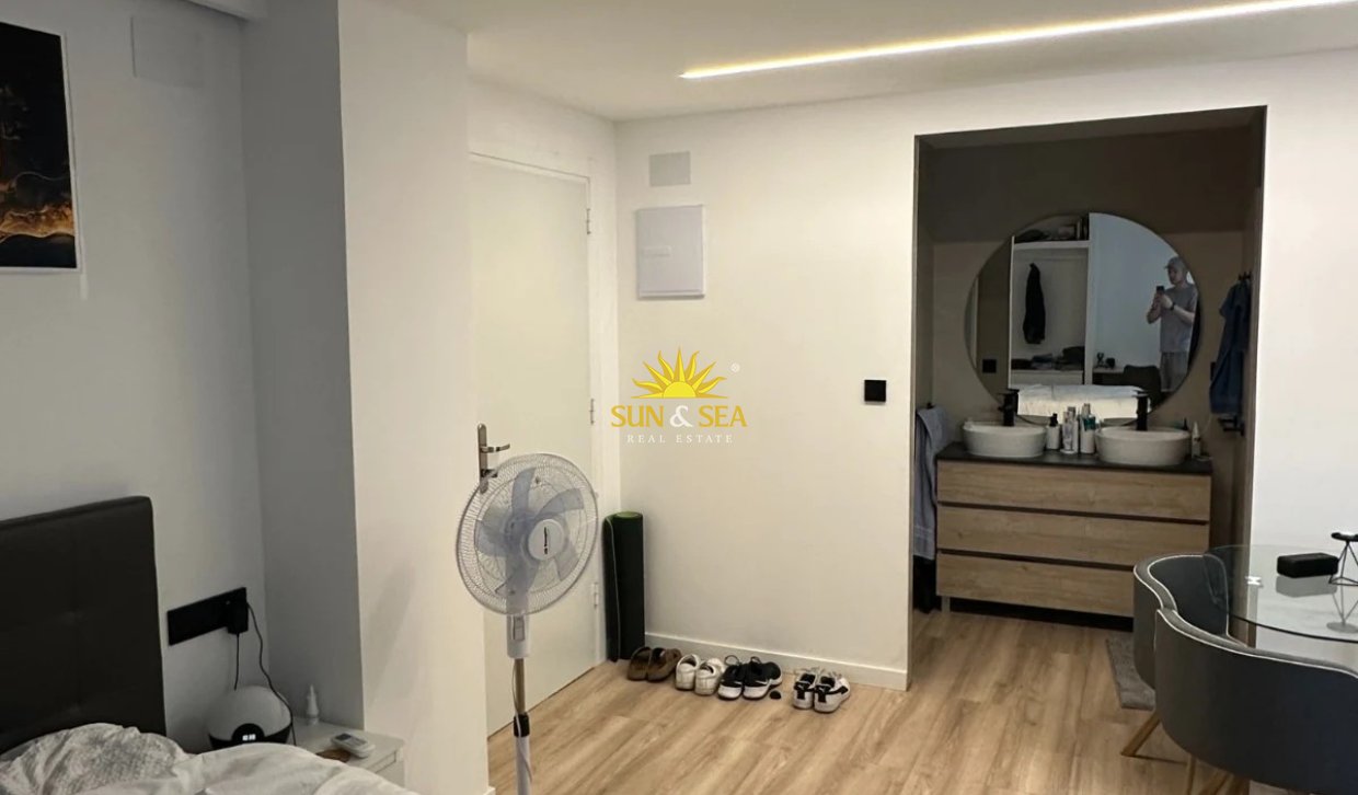 Long Term Rental - Studio apartment - Alicante (Alacant)