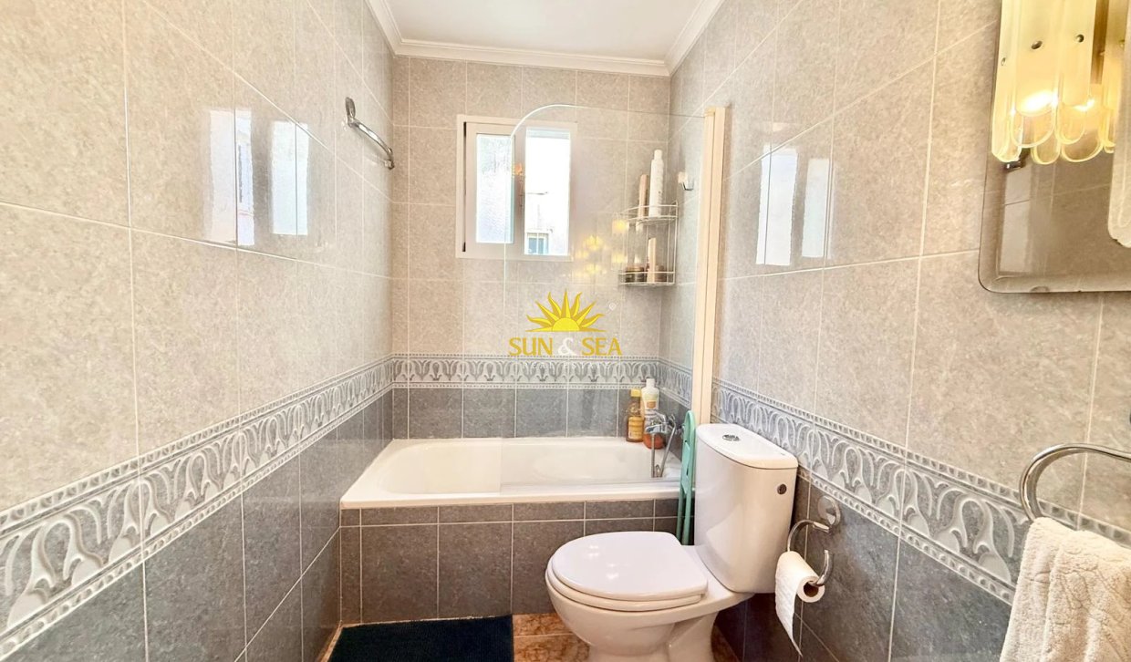 Wiederverkauf - Wohnung - Torrevieja - Centro