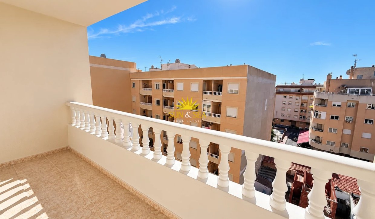 Wiederverkauf - Wohnung - Torrevieja - Centro