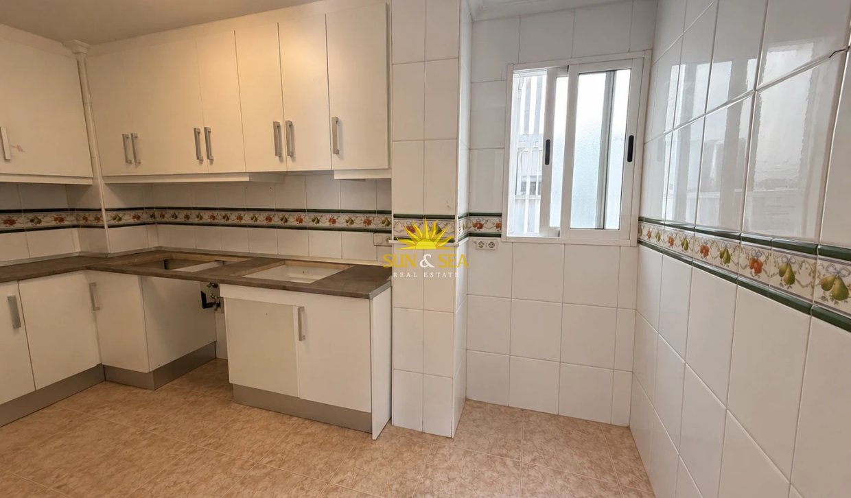 Wiederverkauf - Wohnung - Torrevieja - Centro
