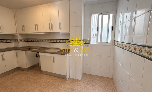 Wiederverkauf - Wohnung - Torrevieja - Centro