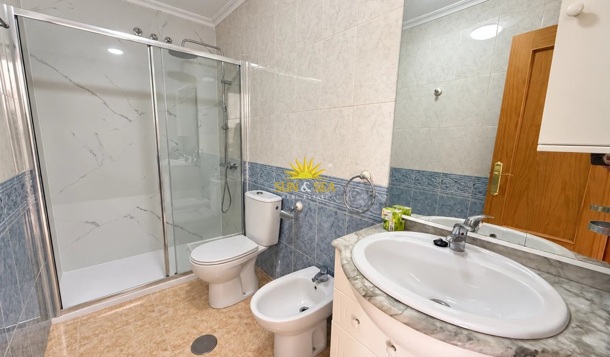 Wiederverkauf - Wohnung - Torrevieja - Centro