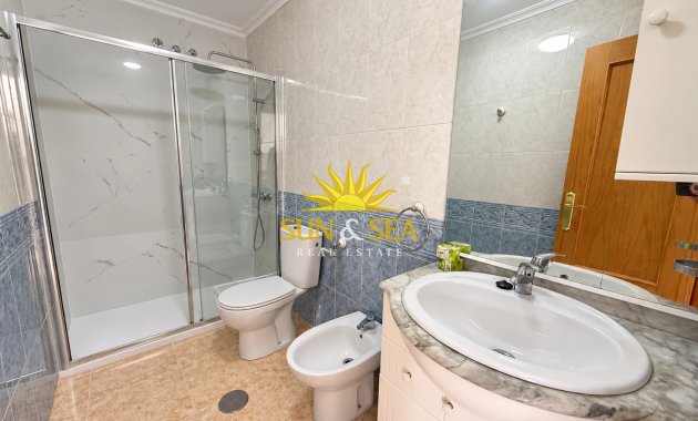 Wiederverkauf - Wohnung - Torrevieja - Centro