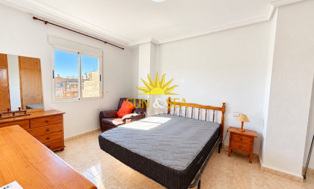 Wiederverkauf - Wohnung - Torrevieja - Centro
