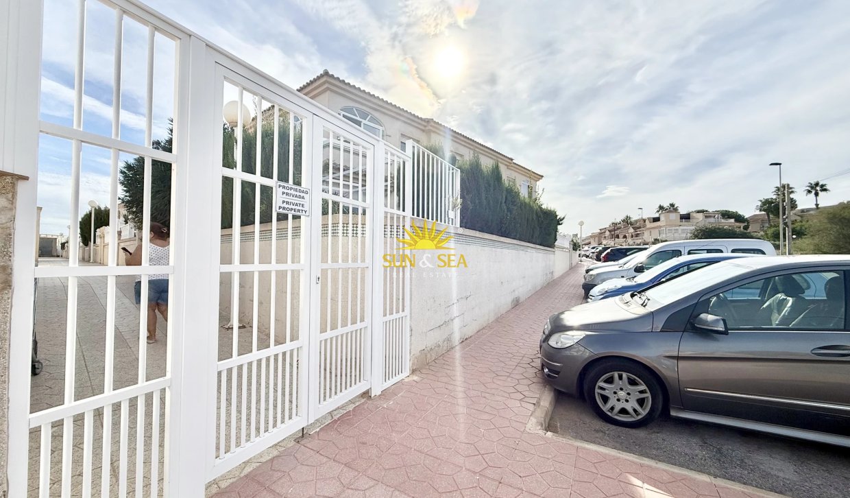 Lange Termijn Verhuur - Rijhuis - Torrevieja - Torrelamata - La Mata