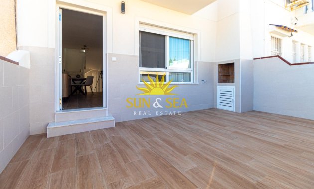 Wiederverkauf - Villa / Doppelhaushälfte - Torrevieja - Los Frutales