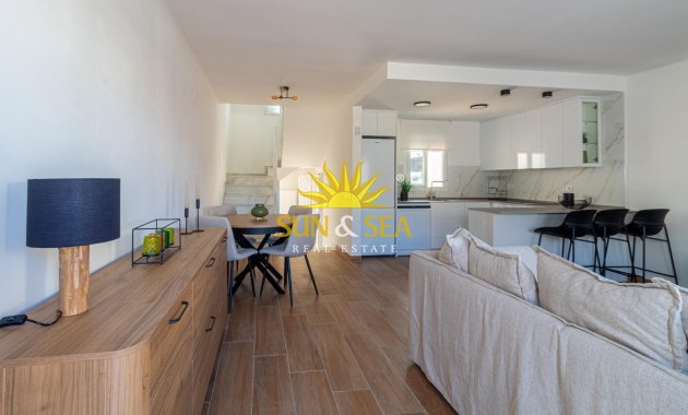 Wiederverkauf - Villa / Doppelhaushälfte - Torrevieja - Los Frutales