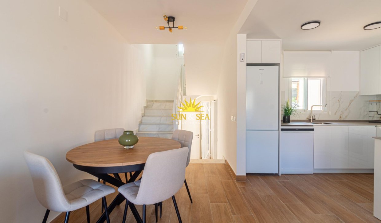 Wiederverkauf - Villa / Doppelhaushälfte - Torrevieja - Los Frutales