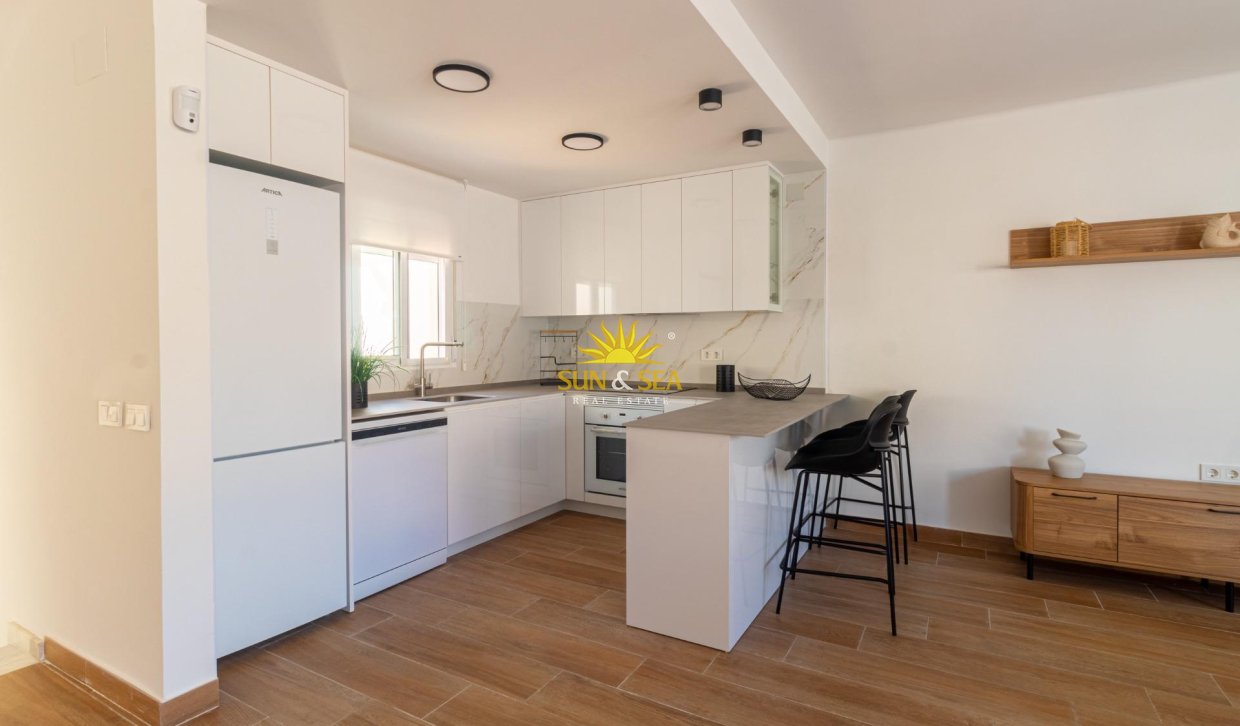 Wiederverkauf - Villa / Doppelhaushälfte - Torrevieja - Los Frutales