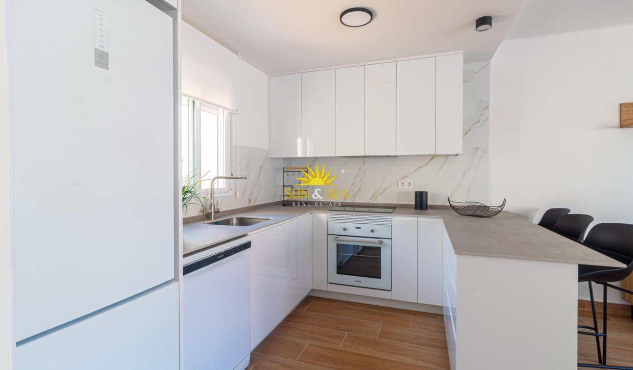 Wiederverkauf - Villa / Doppelhaushälfte - Torrevieja - Los Frutales