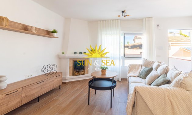 Wiederverkauf - Villa / Doppelhaushälfte - Torrevieja - Los Frutales
