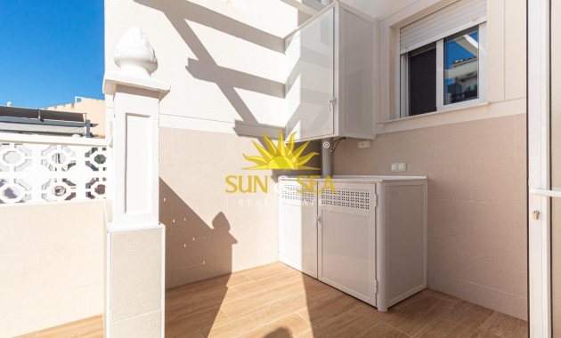 Wiederverkauf - Villa / Doppelhaushälfte - Torrevieja - Los Frutales
