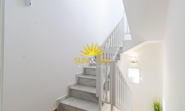 Wiederverkauf - Villa / Doppelhaushälfte - Torrevieja - Los Frutales