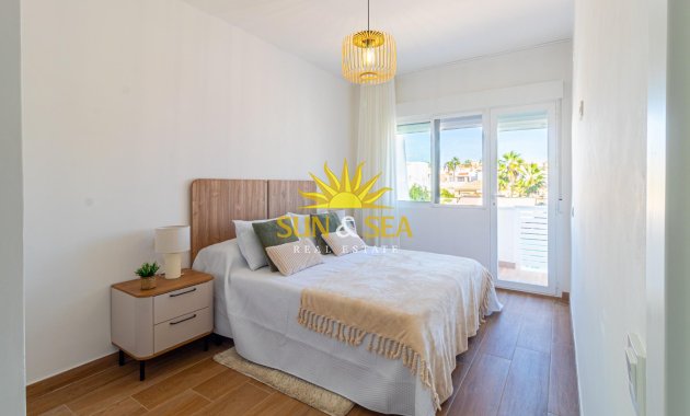 Wiederverkauf - Villa / Doppelhaushälfte - Torrevieja - Los Frutales