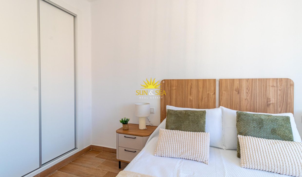 Wiederverkauf - Villa / Doppelhaushälfte - Torrevieja - Los Frutales