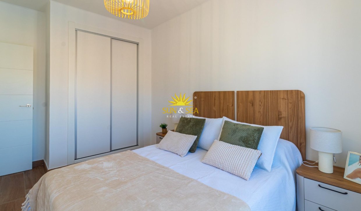 Wiederverkauf - Villa / Doppelhaushälfte - Torrevieja - Los Frutales