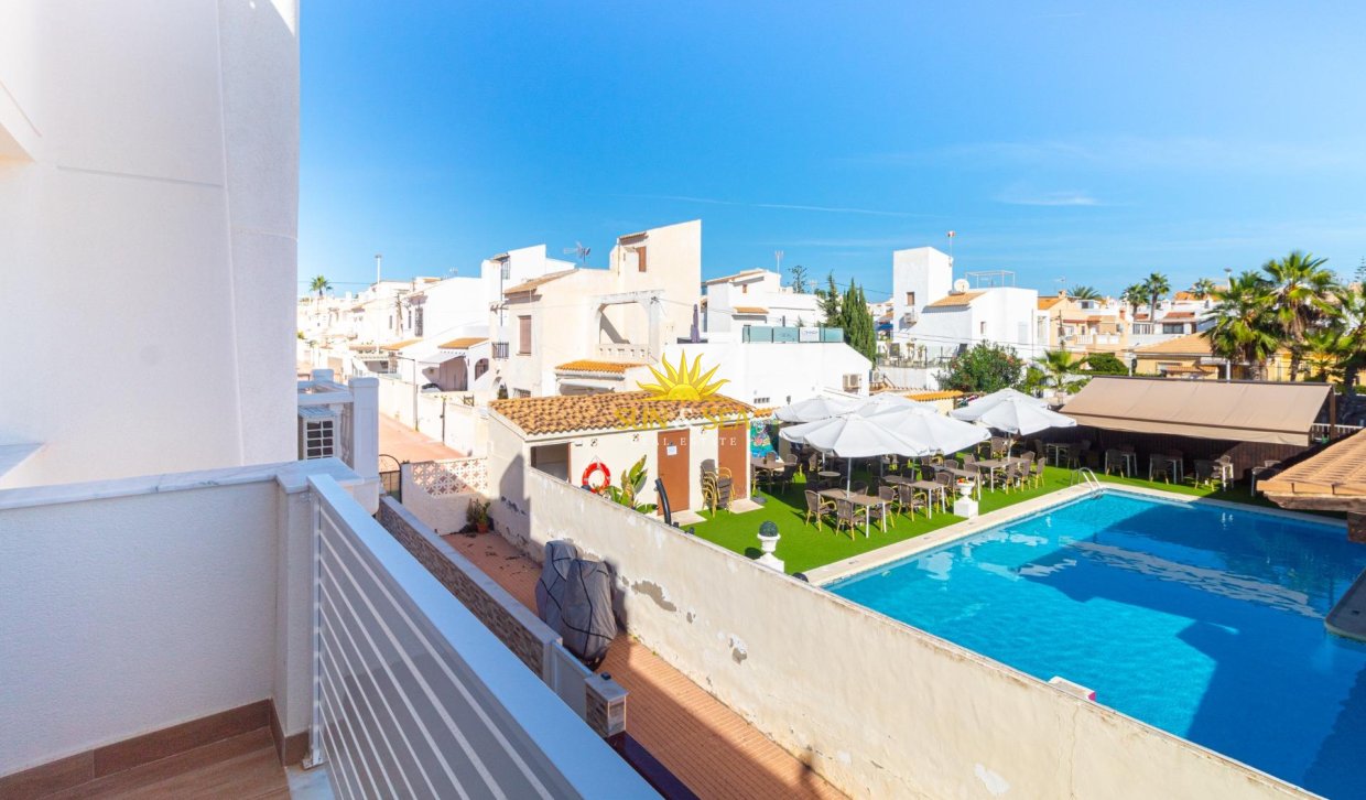 Wiederverkauf - Villa / Doppelhaushälfte - Torrevieja - Los Frutales