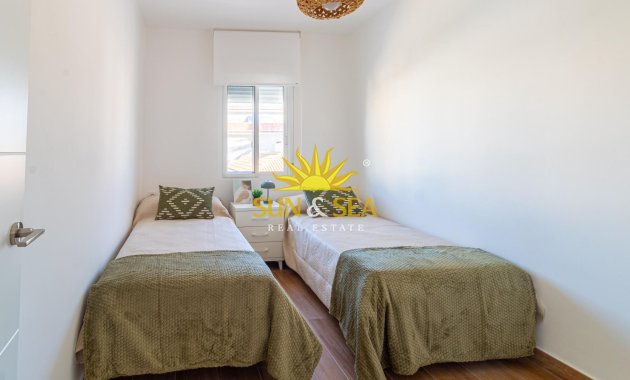 Wiederverkauf - Villa / Doppelhaushälfte - Torrevieja - Los Frutales