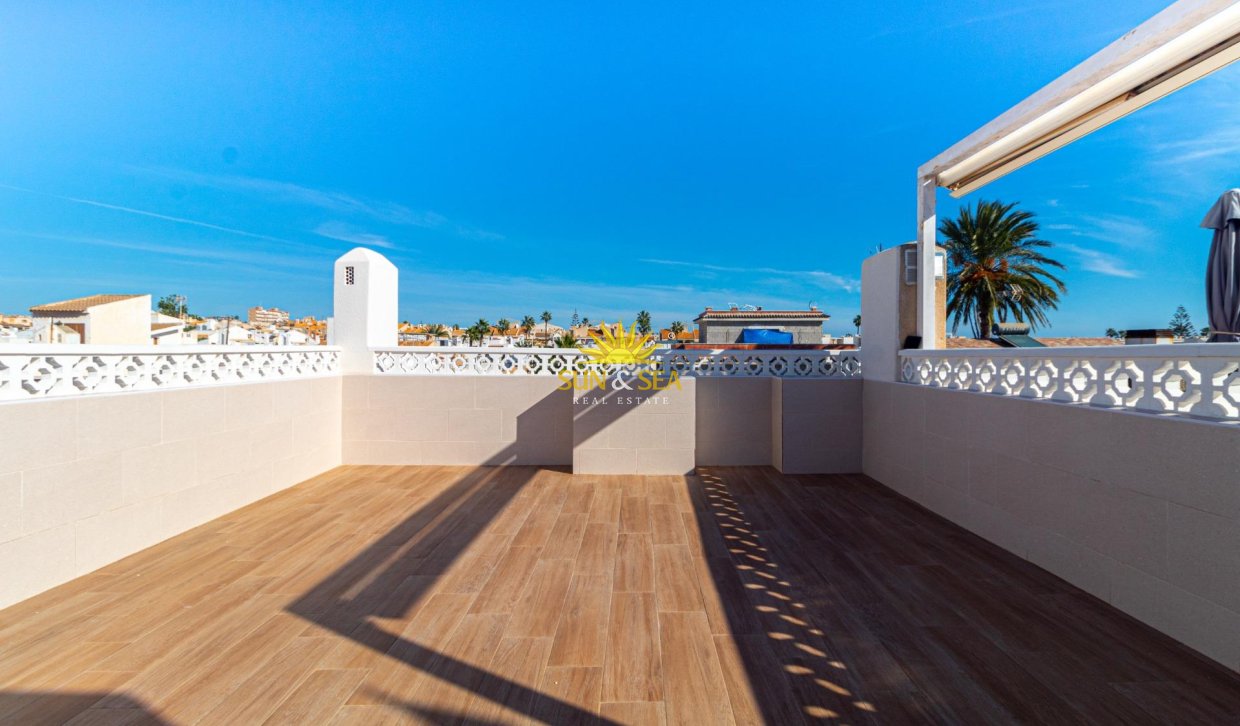 Wiederverkauf - Villa / Doppelhaushälfte - Torrevieja - Los Frutales