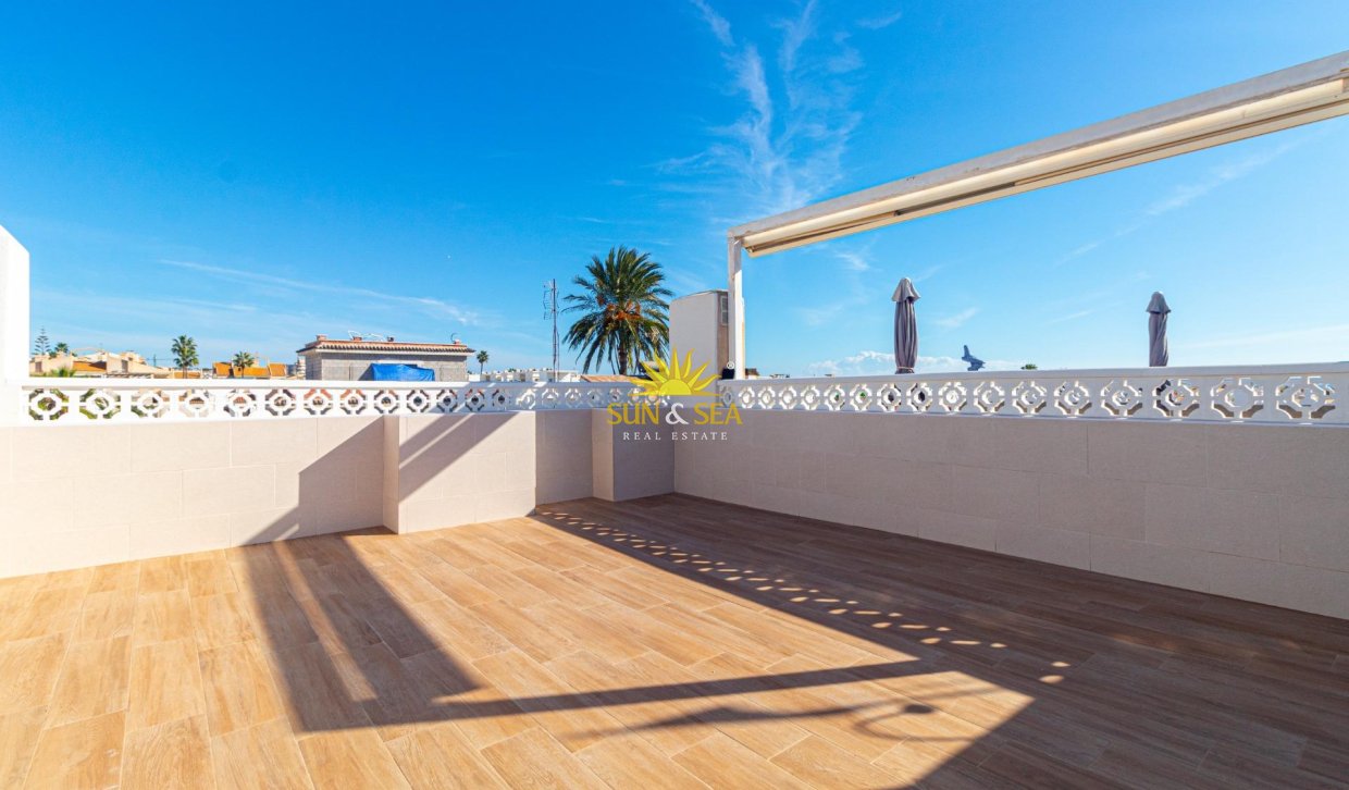 Wiederverkauf - Villa / Doppelhaushälfte - Torrevieja - Los Frutales