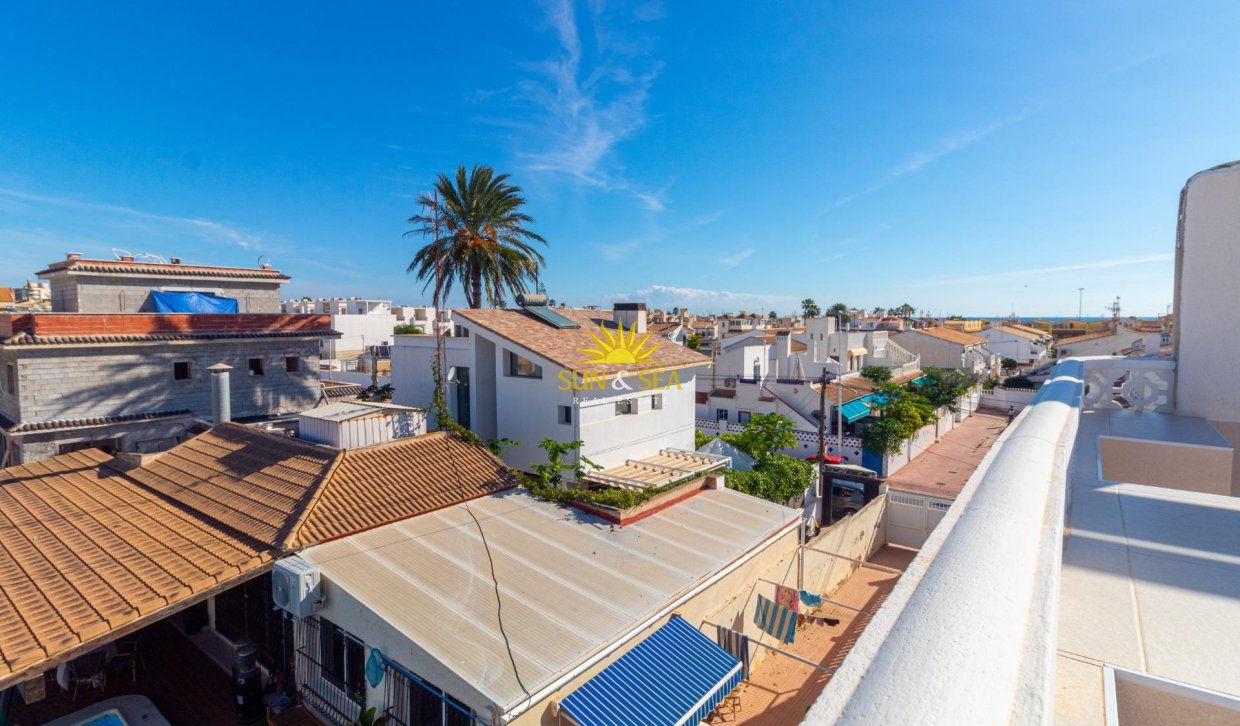Wiederverkauf - Villa / Doppelhaushälfte - Torrevieja - Los Frutales