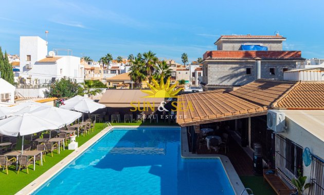 Wiederverkauf - Villa / Doppelhaushälfte - Torrevieja - Los Frutales