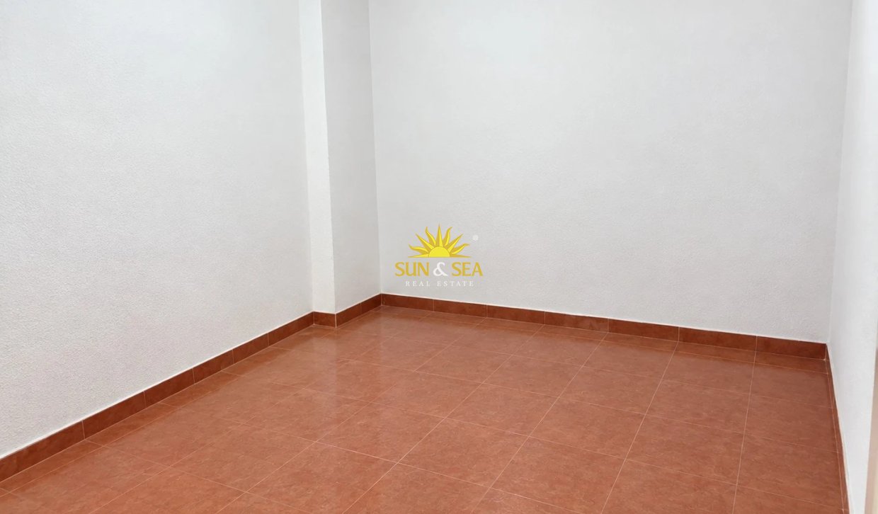 Wiederverkauf - Wohnung - Torrevieja - Centro