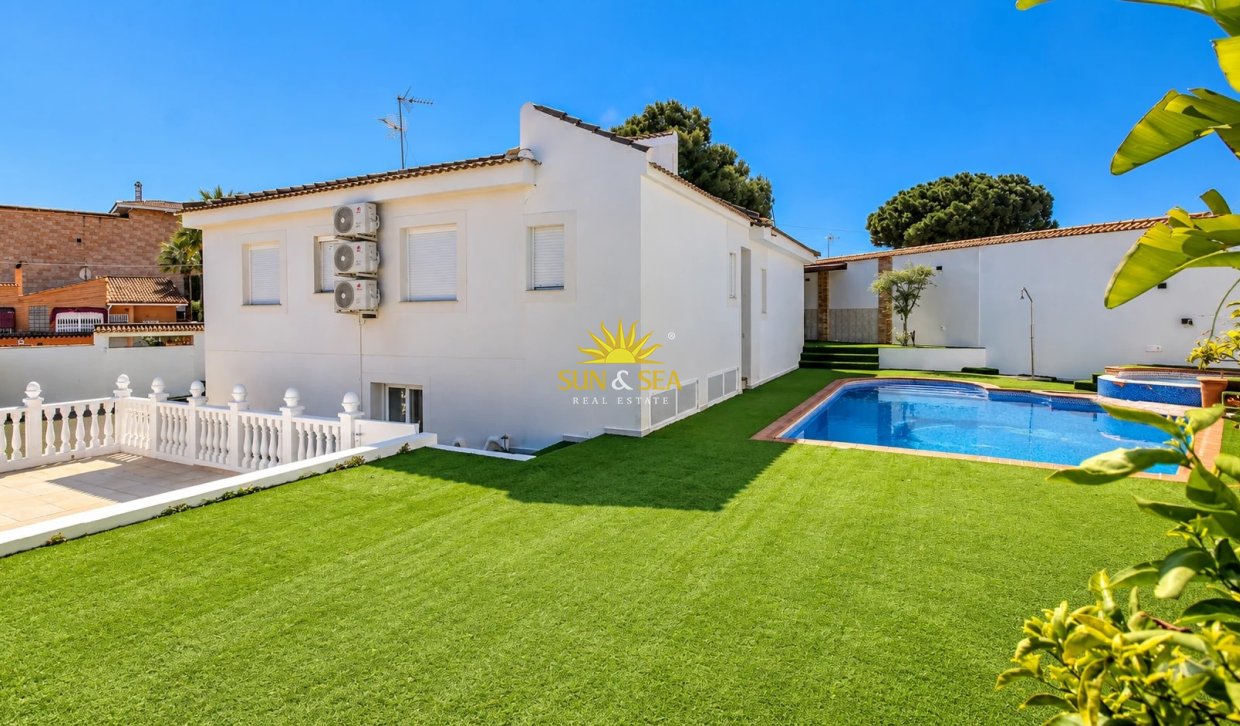 Wiederverkauf - Villa - Torrevieja - 