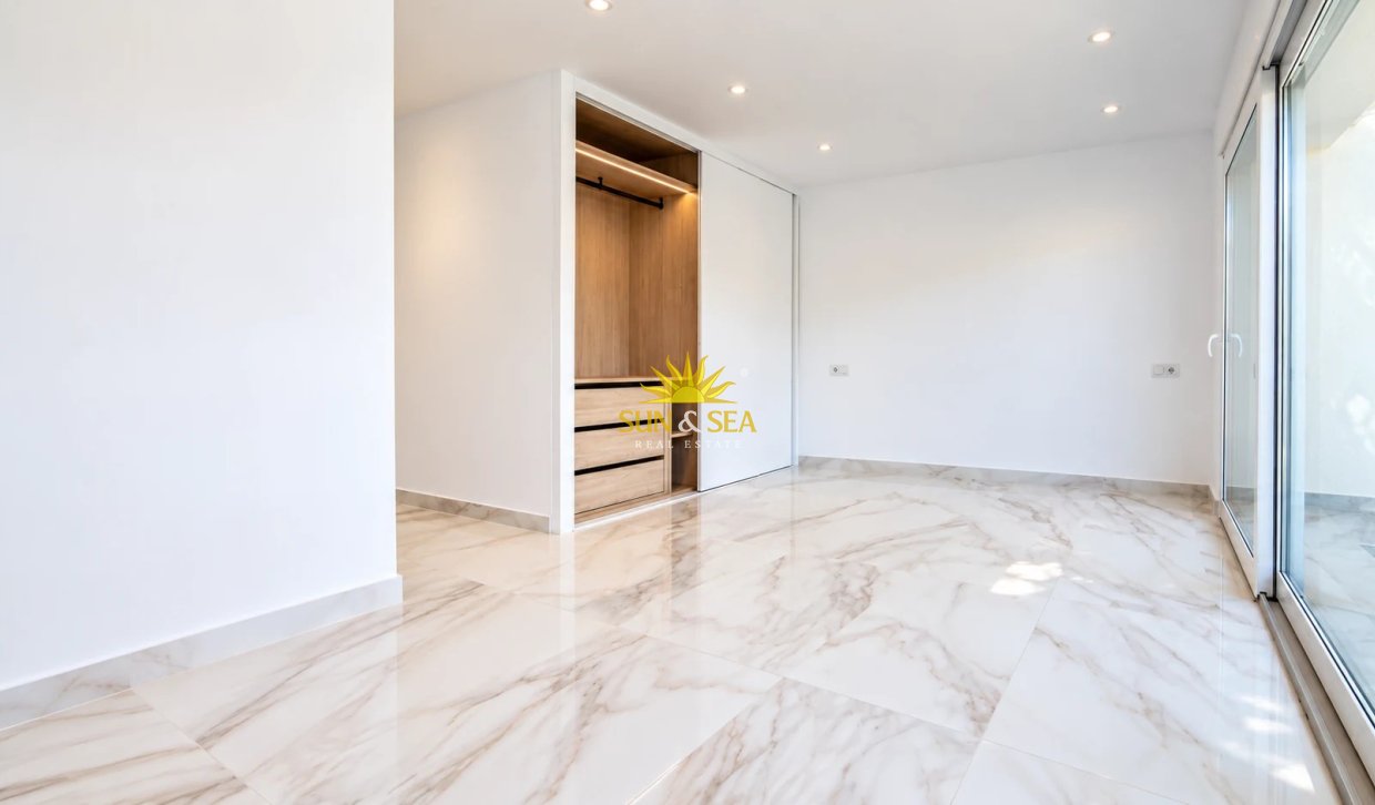 Wiederverkauf - Villa - Torrevieja - 