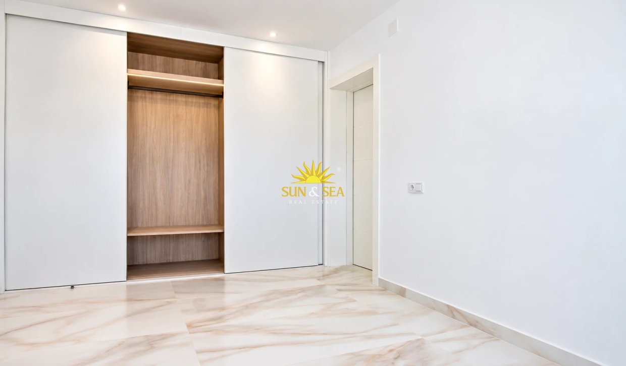 Wiederverkauf - Villa - Torrevieja - 