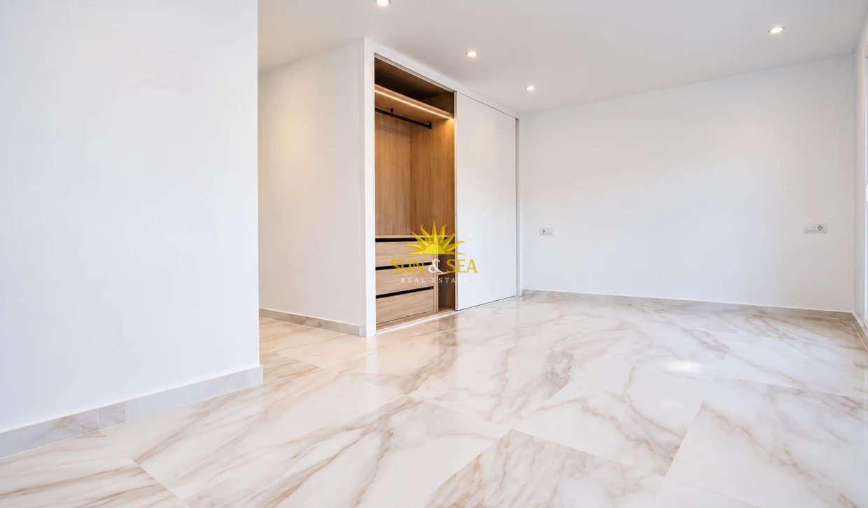 Wiederverkauf - Villa - Torrevieja - 