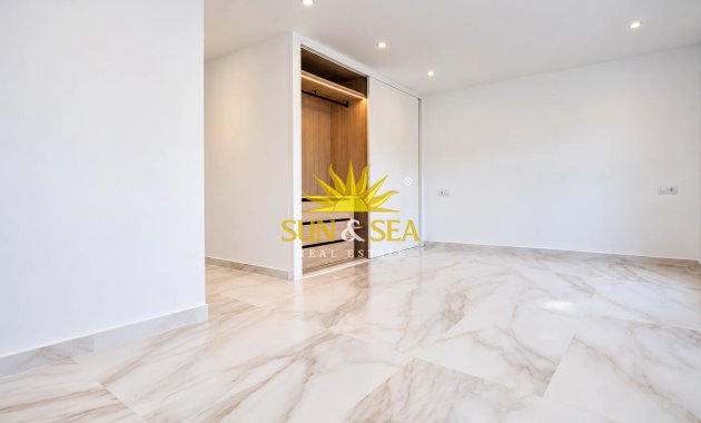 Wiederverkauf - Villa - Torrevieja - 