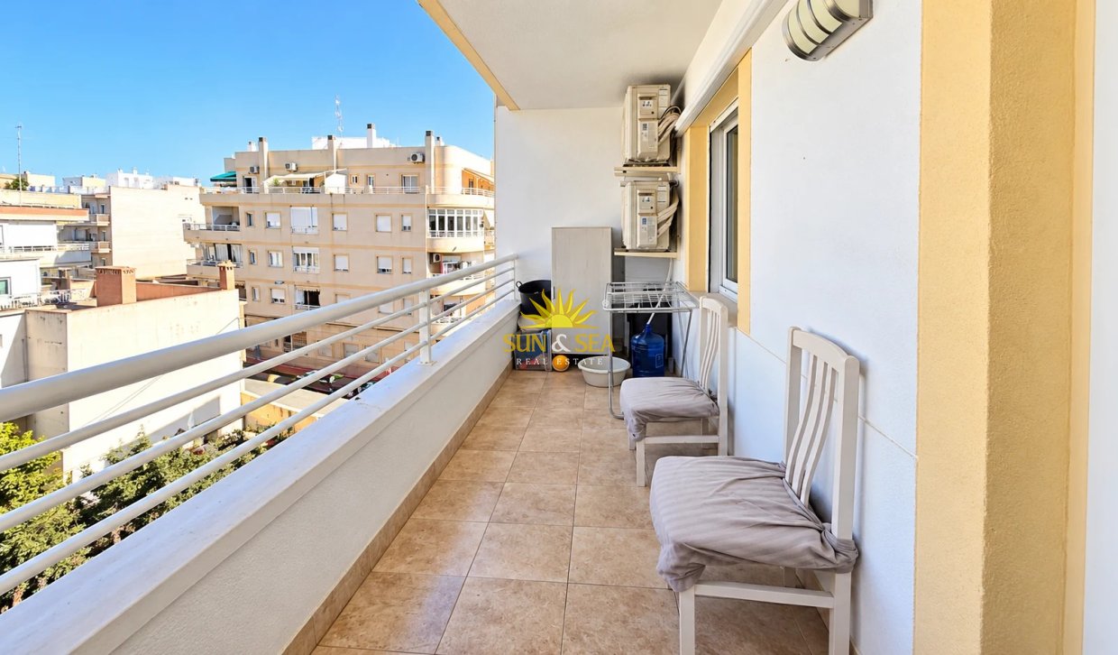 Wiederverkauf - Wohnung - Torrevieja - Centro