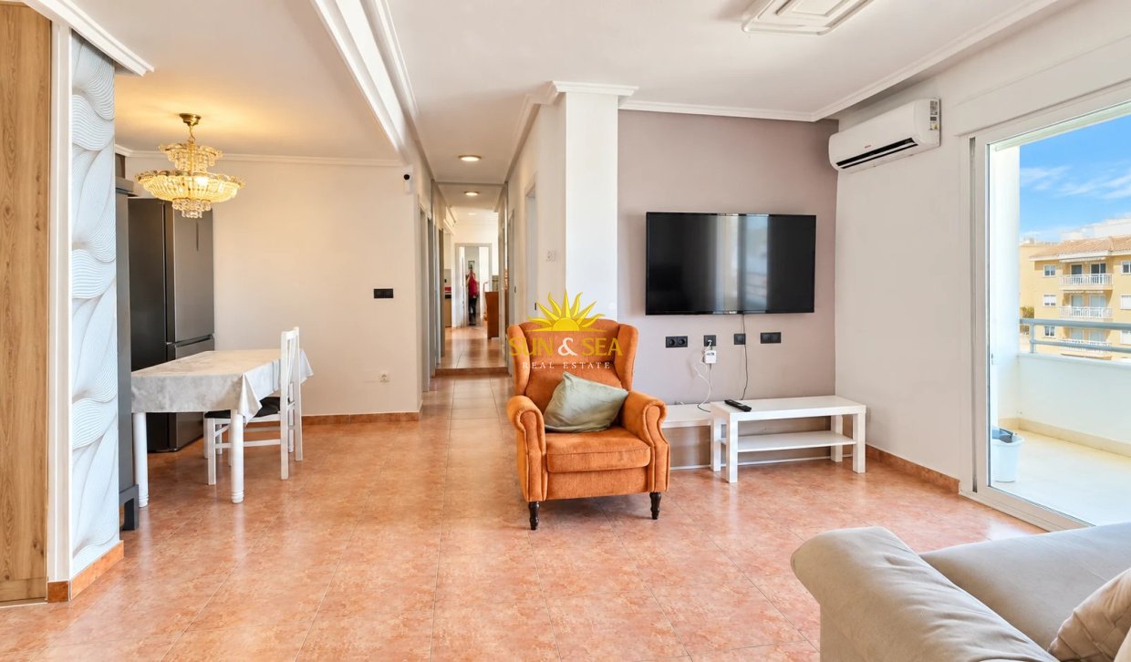 Wiederverkauf - Wohnung - Torrevieja - Centro