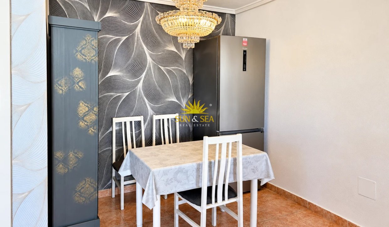 Wiederverkauf - Wohnung - Torrevieja - Centro