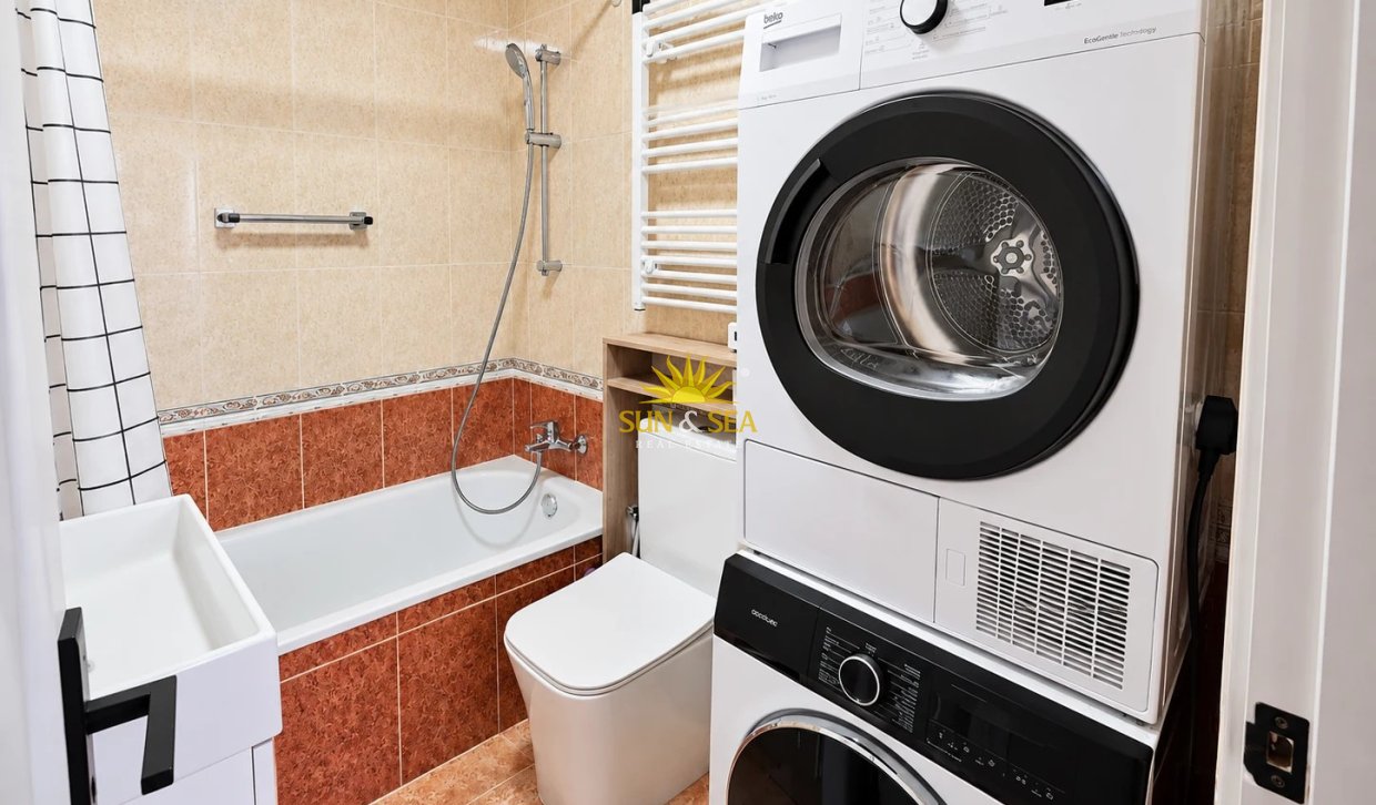 Wiederverkauf - Wohnung - Torrevieja - Centro
