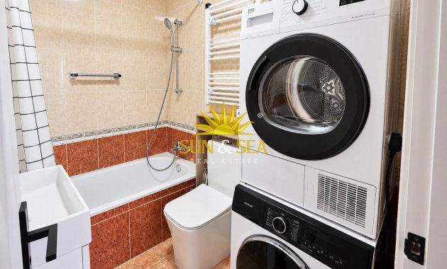 Wiederverkauf - Wohnung - Torrevieja - Centro